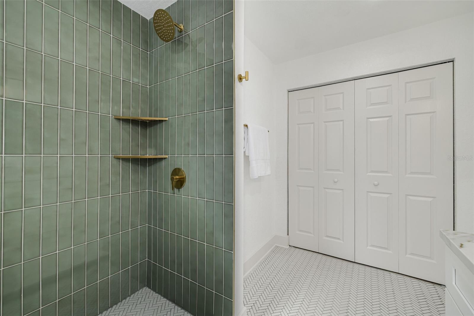 Image 22 of 34 For 12816 128th Avenue