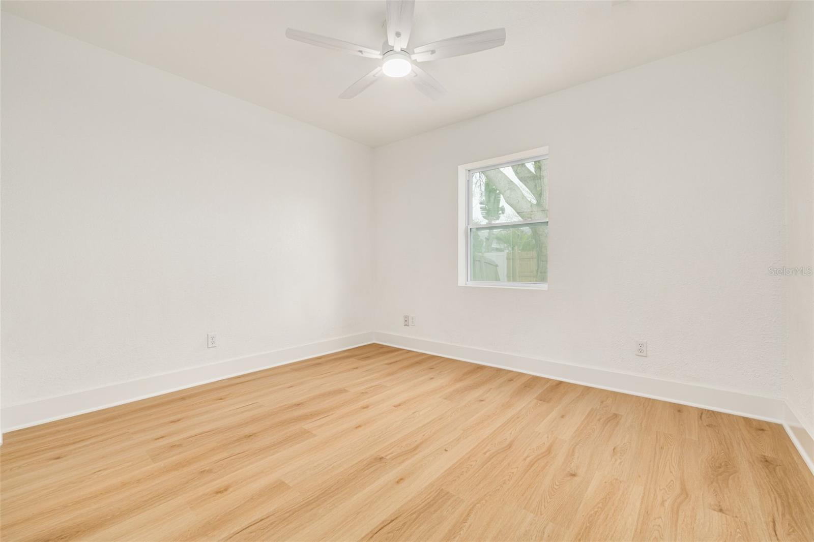 Image 26 of 34 For 12816 128th Avenue