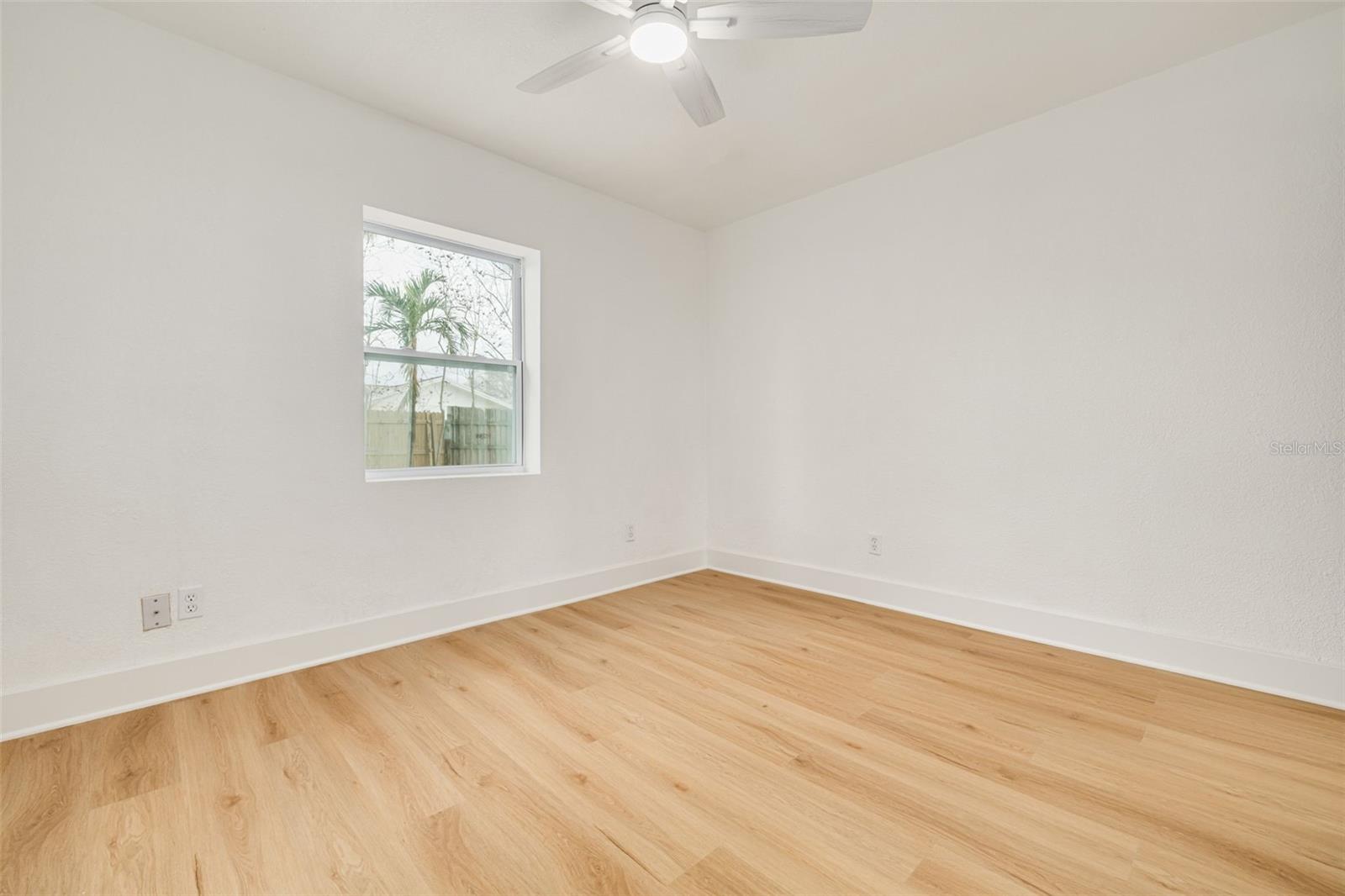 Image 27 of 34 For 12816 128th Avenue