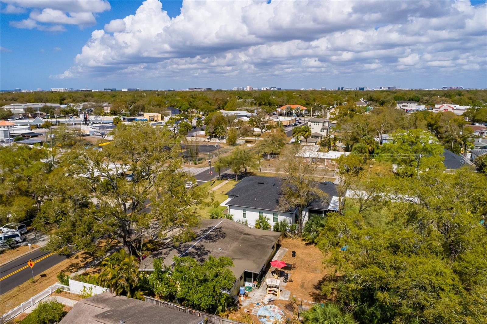 Image 21 of 30 For 2306 Lois Avenue