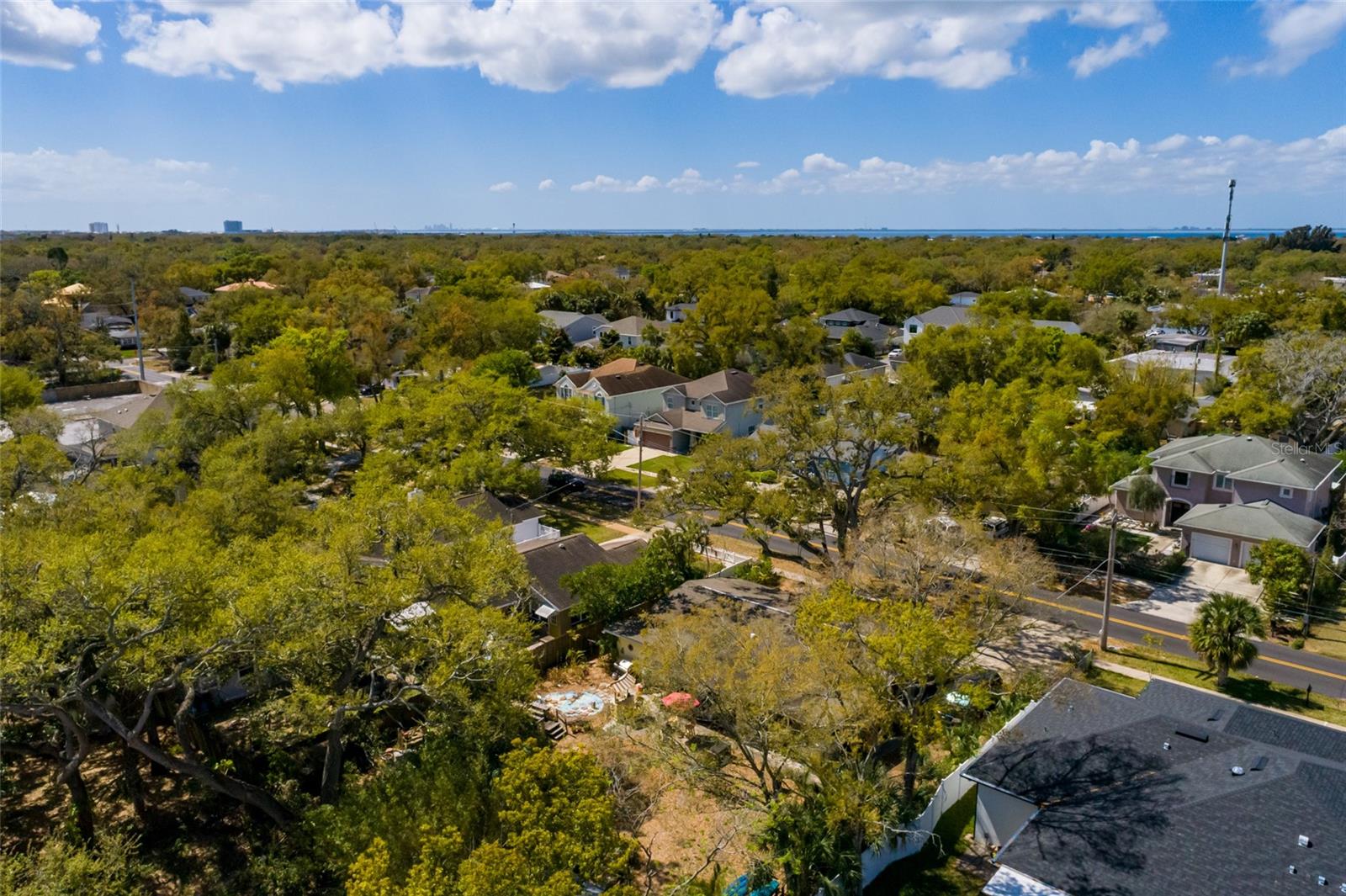 Image 22 of 30 For 2306 Lois Avenue