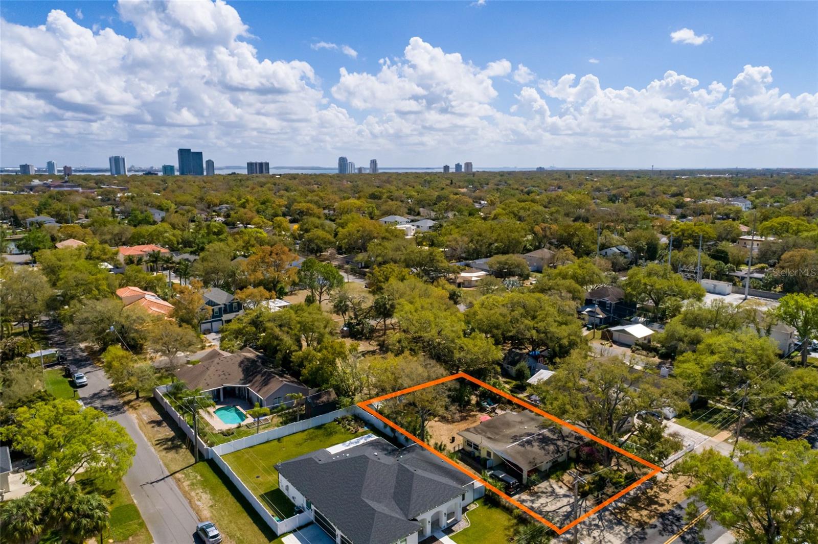 Image 25 of 30 For 2306 Lois Avenue