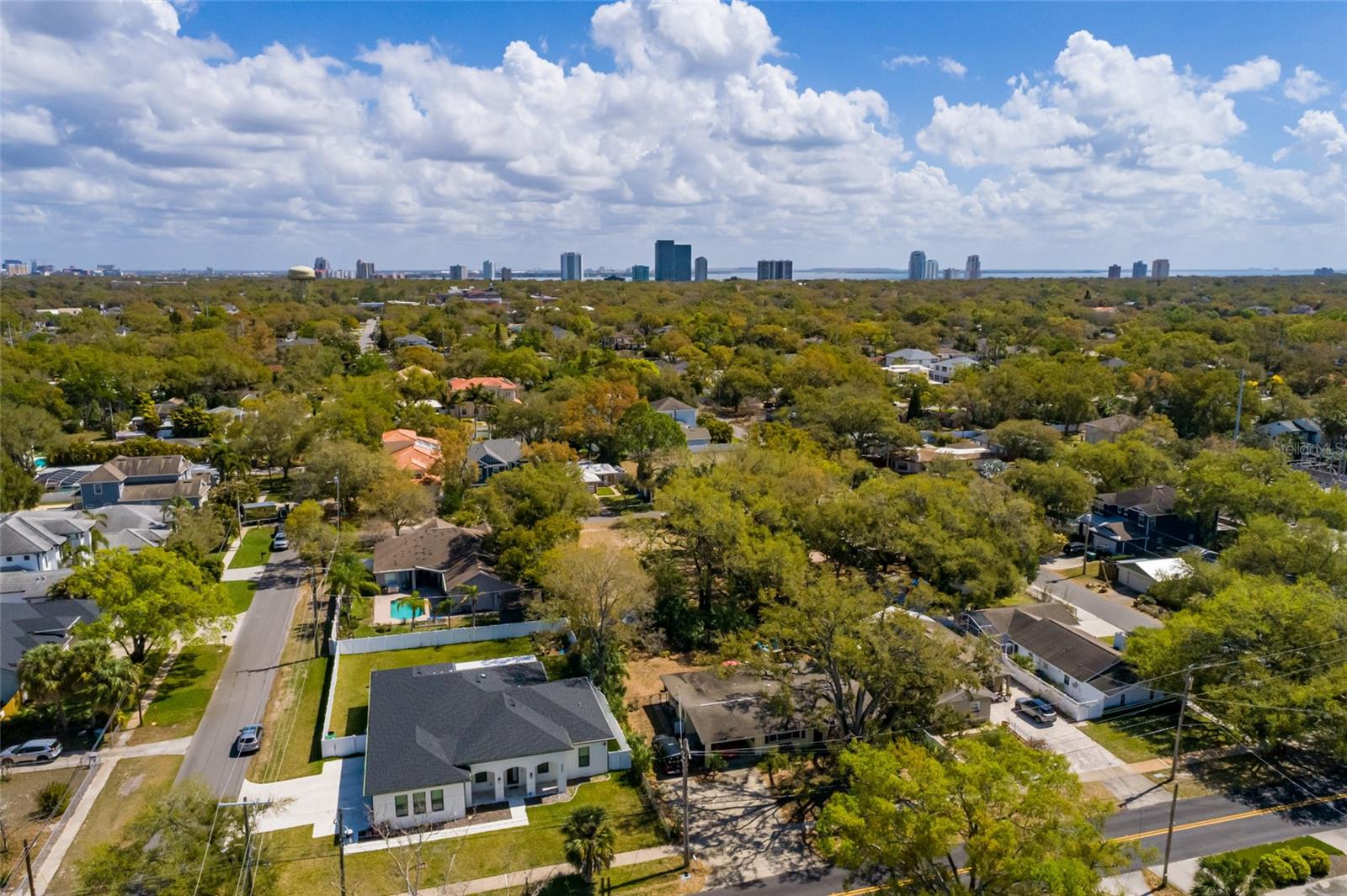 Image 28 of 30 For 2306 Lois Avenue