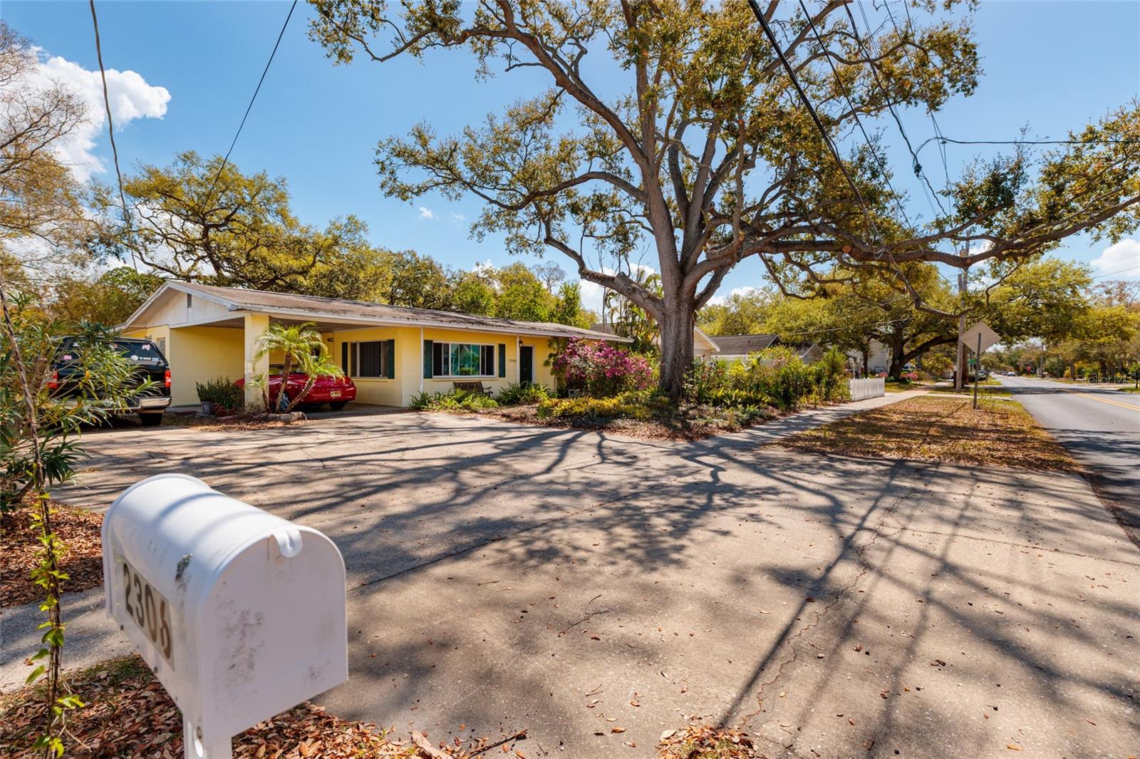 Image 6 of 30 For 2306 Lois Avenue