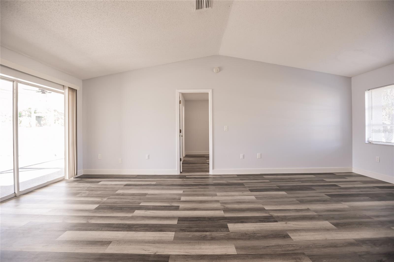 Image 12 of 37 For 11065 Waterford Avenue