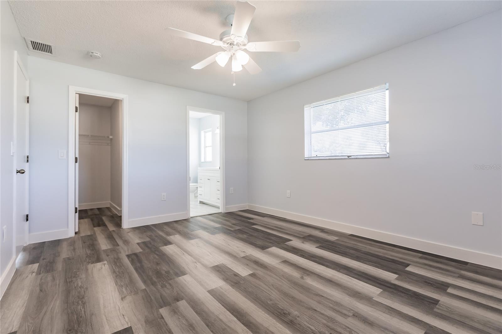 Image 20 of 37 For 11065 Waterford Avenue