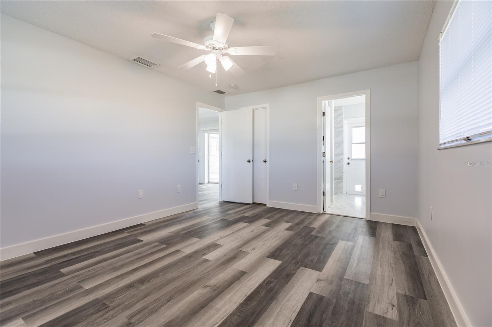 Image 21 of 37 For 11065 Waterford Avenue