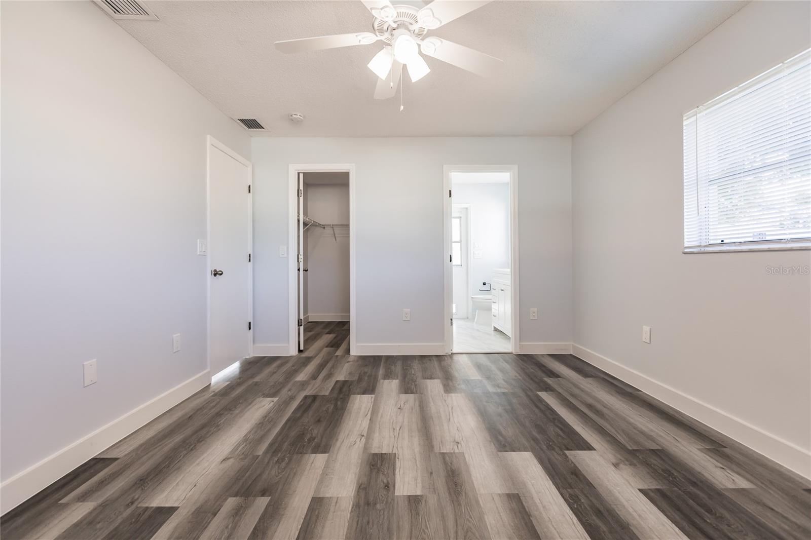 Image 22 of 37 For 11065 Waterford Avenue