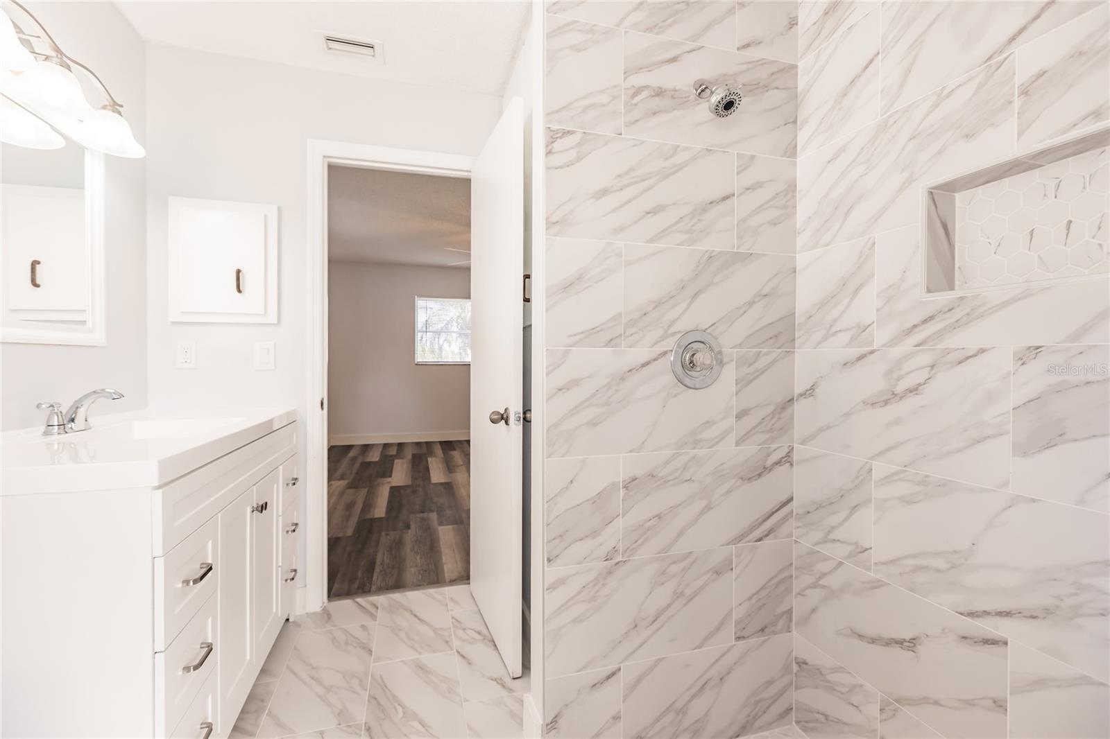 Image 26 of 37 For 11065 Waterford Avenue