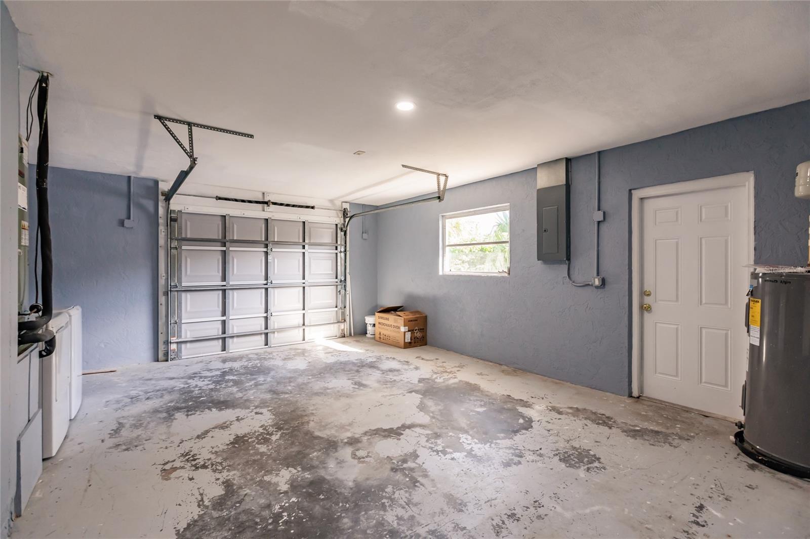 Image 34 of 37 For 11065 Waterford Avenue