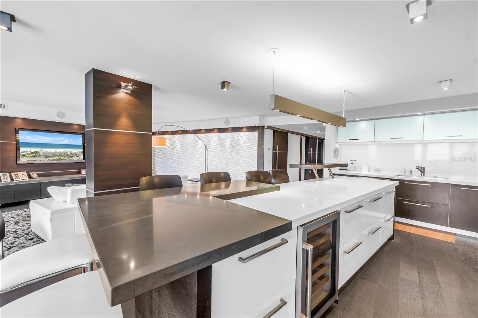 Image 19 of 41 For 4450 Gulf Boulevard 113