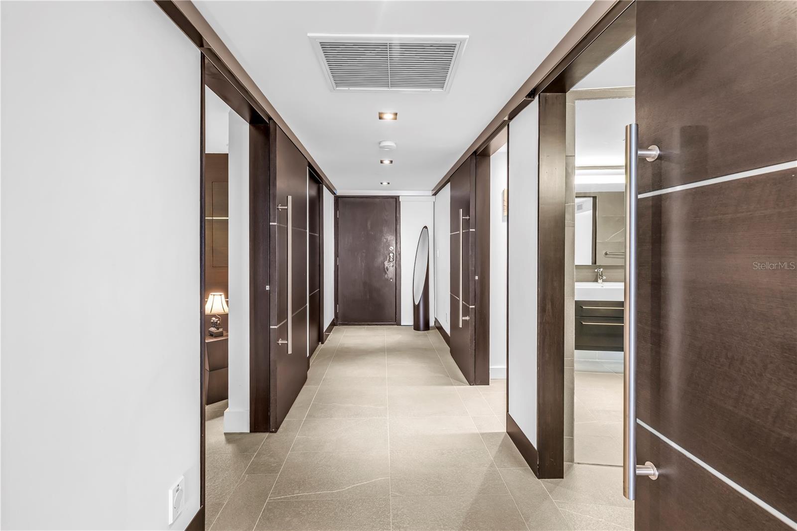 Image 24 of 41 For 4450 Gulf Boulevard 113