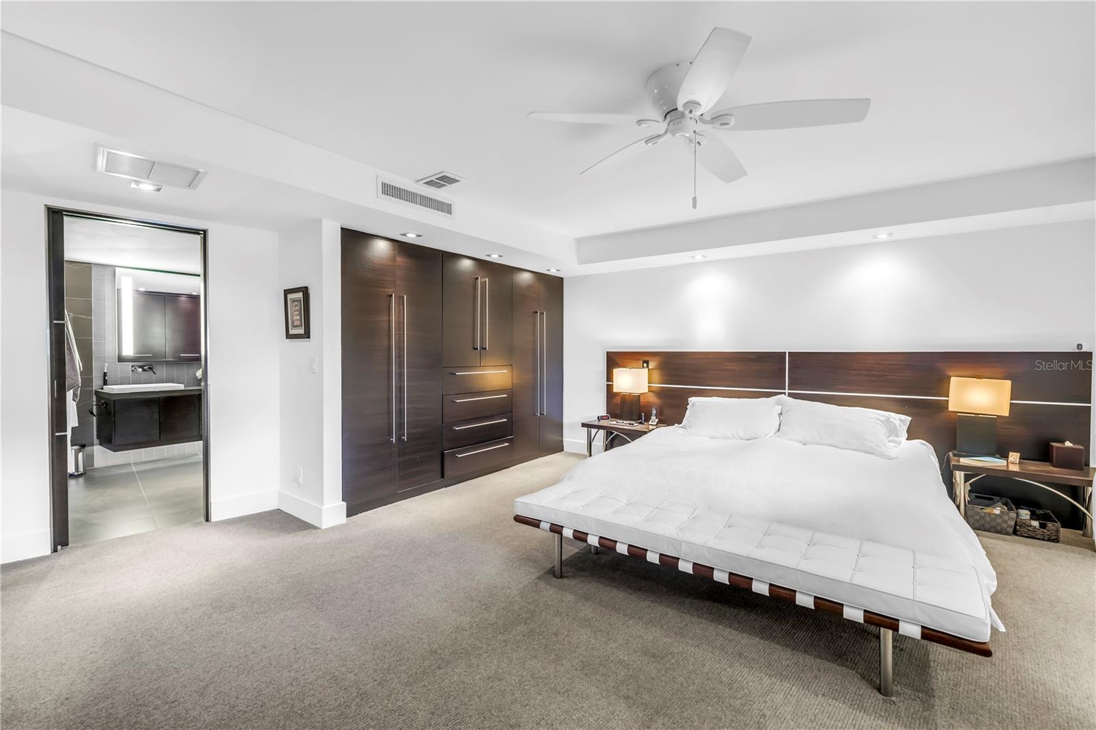 Image 26 of 41 For 4450 Gulf Boulevard 113