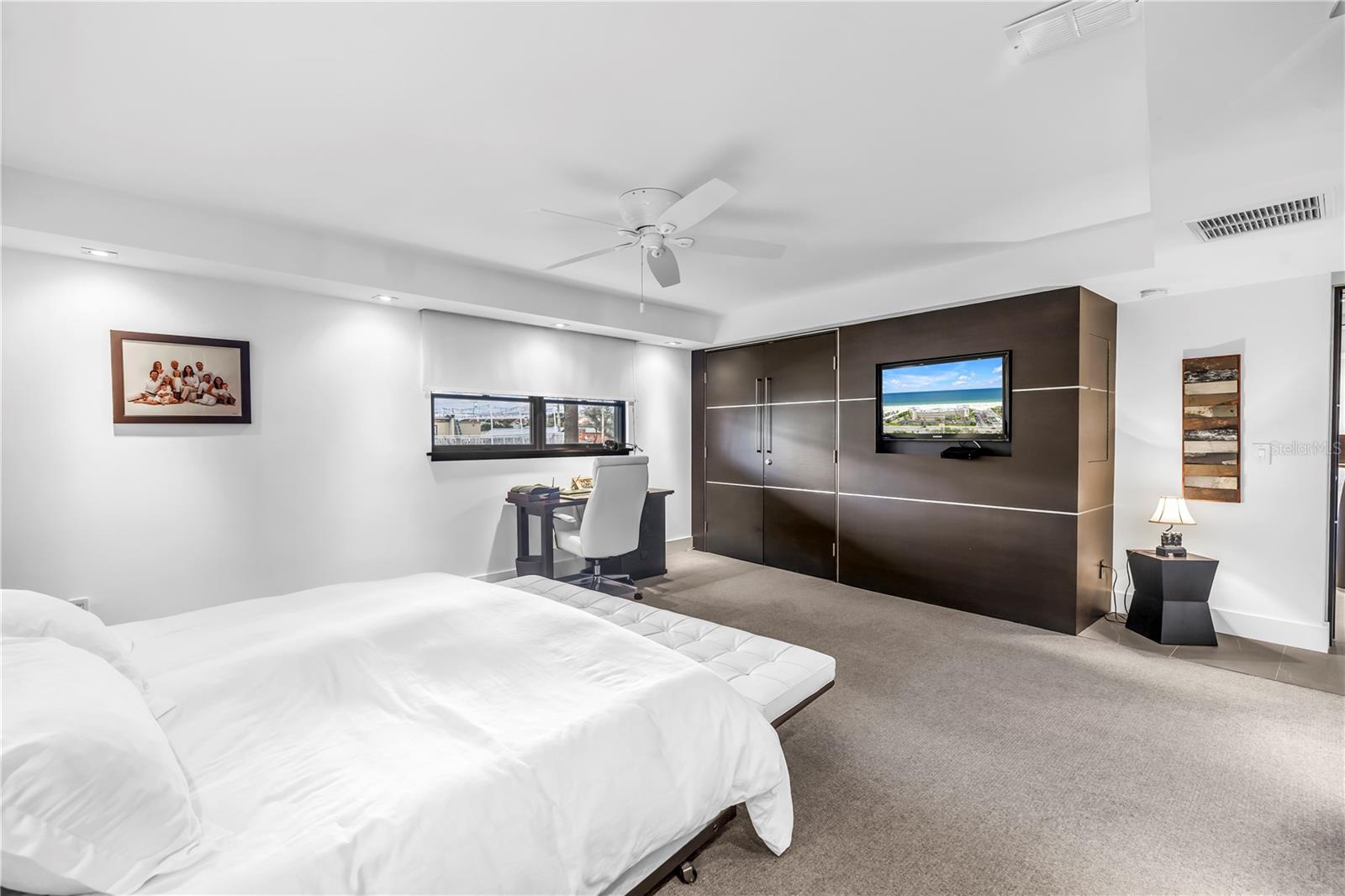 Image 27 of 41 For 4450 Gulf Boulevard 113