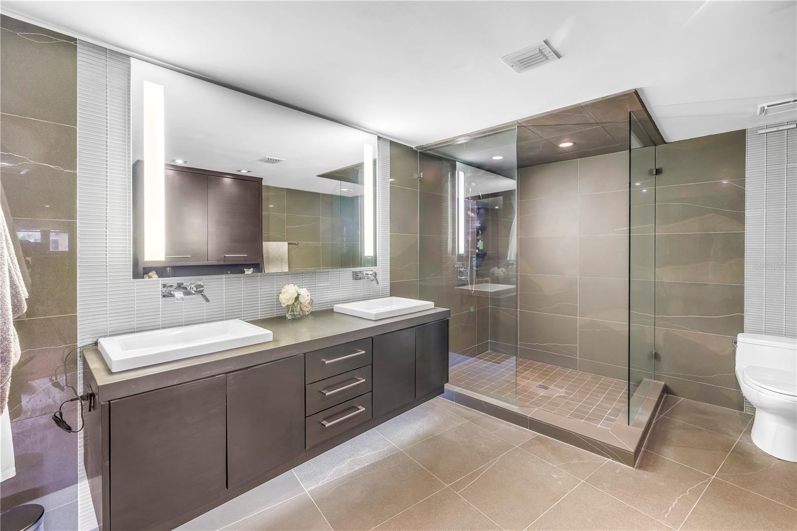 Image 29 of 41 For 4450 Gulf Boulevard 113