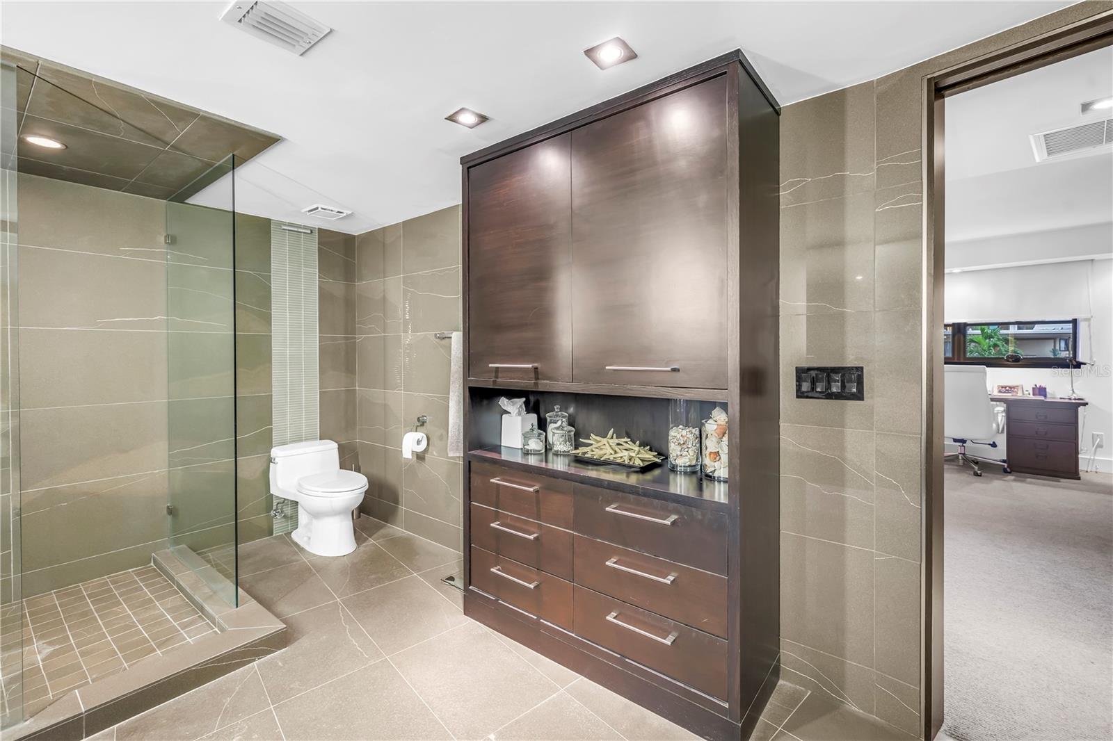 Image 31 of 41 For 4450 Gulf Boulevard 113