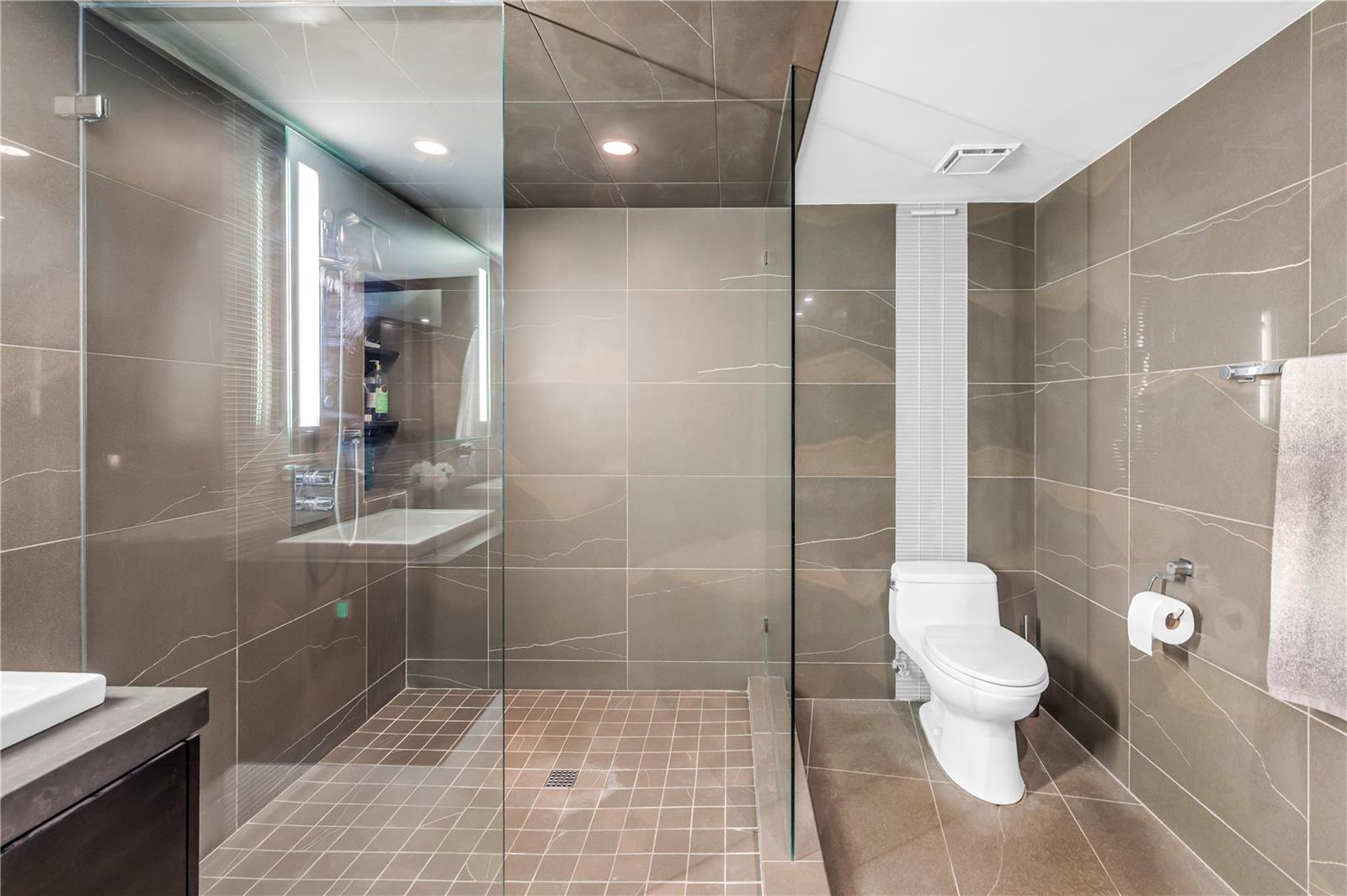 Image 32 of 41 For 4450 Gulf Boulevard 113