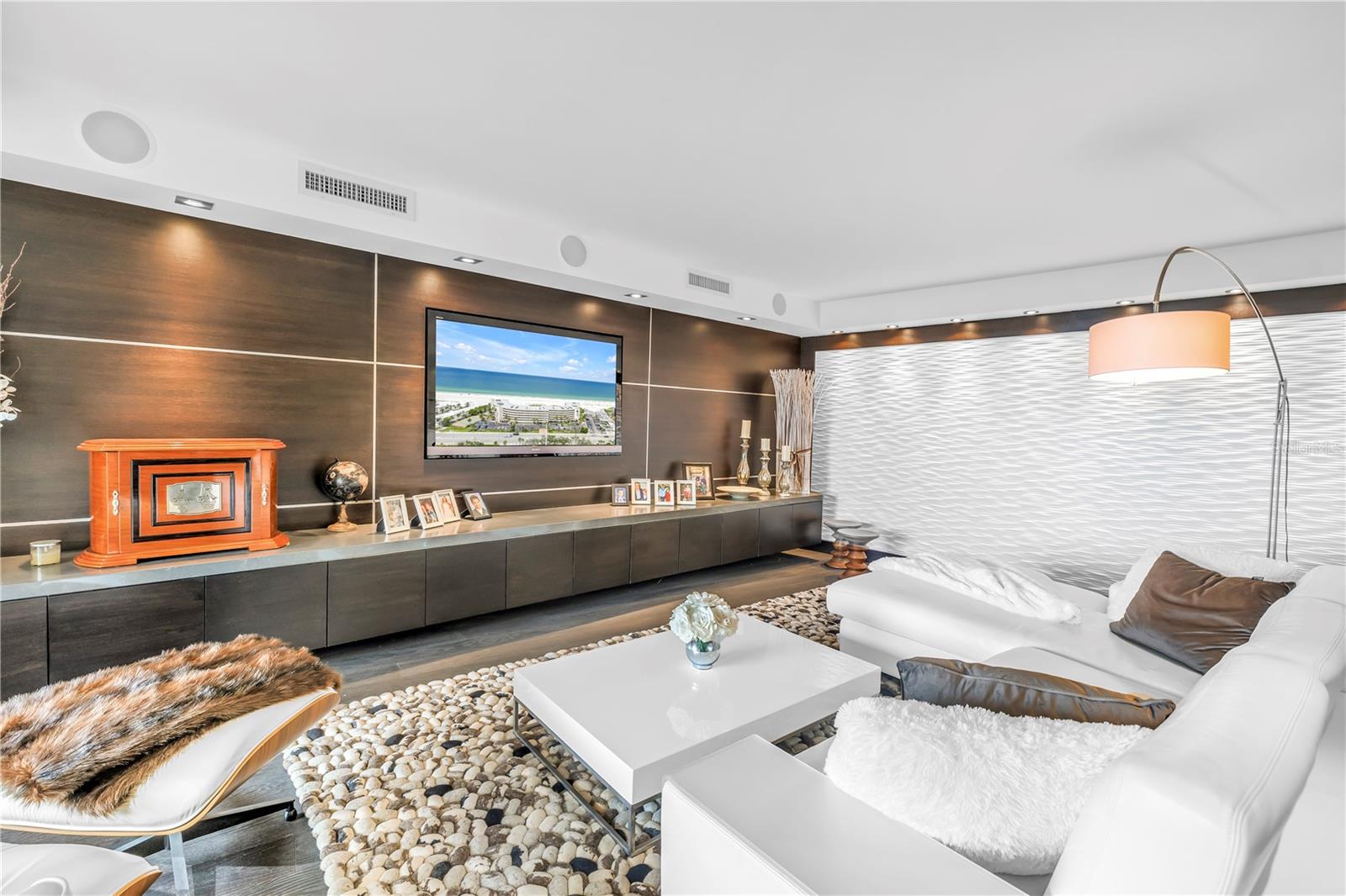 Image 6 of 41 For 4450 Gulf Boulevard 113