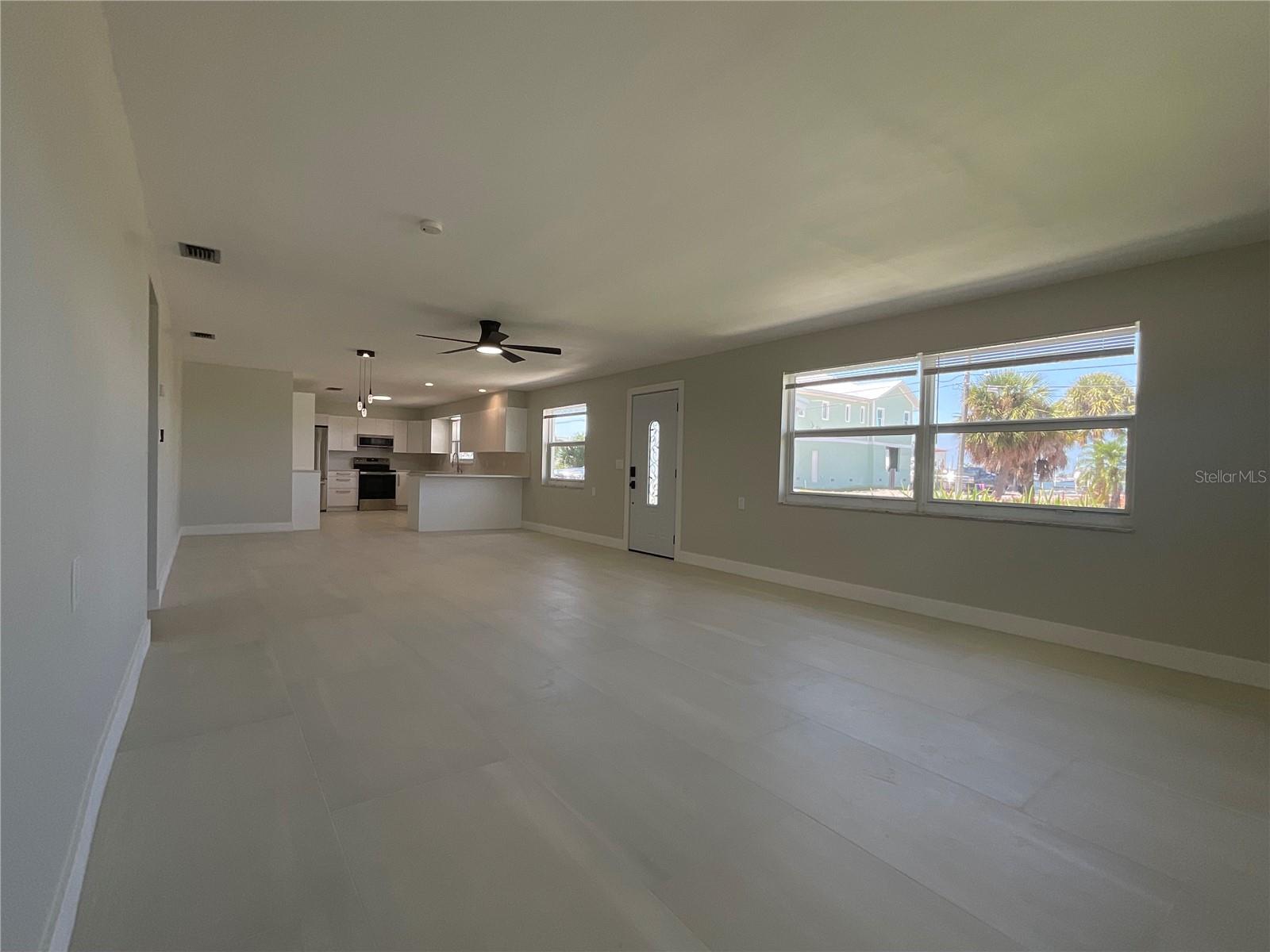 Image 6 of 30 For 14181 Parsley Drive