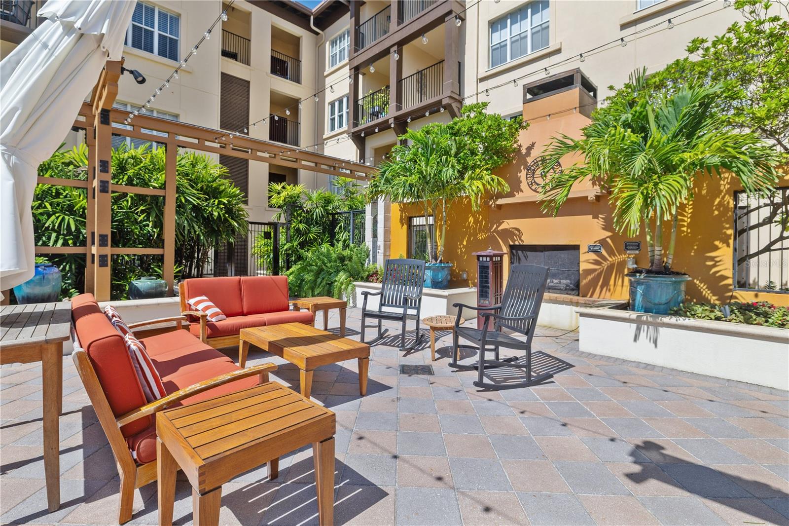 Image 23 of 25 For 100 4th Avenue S 103