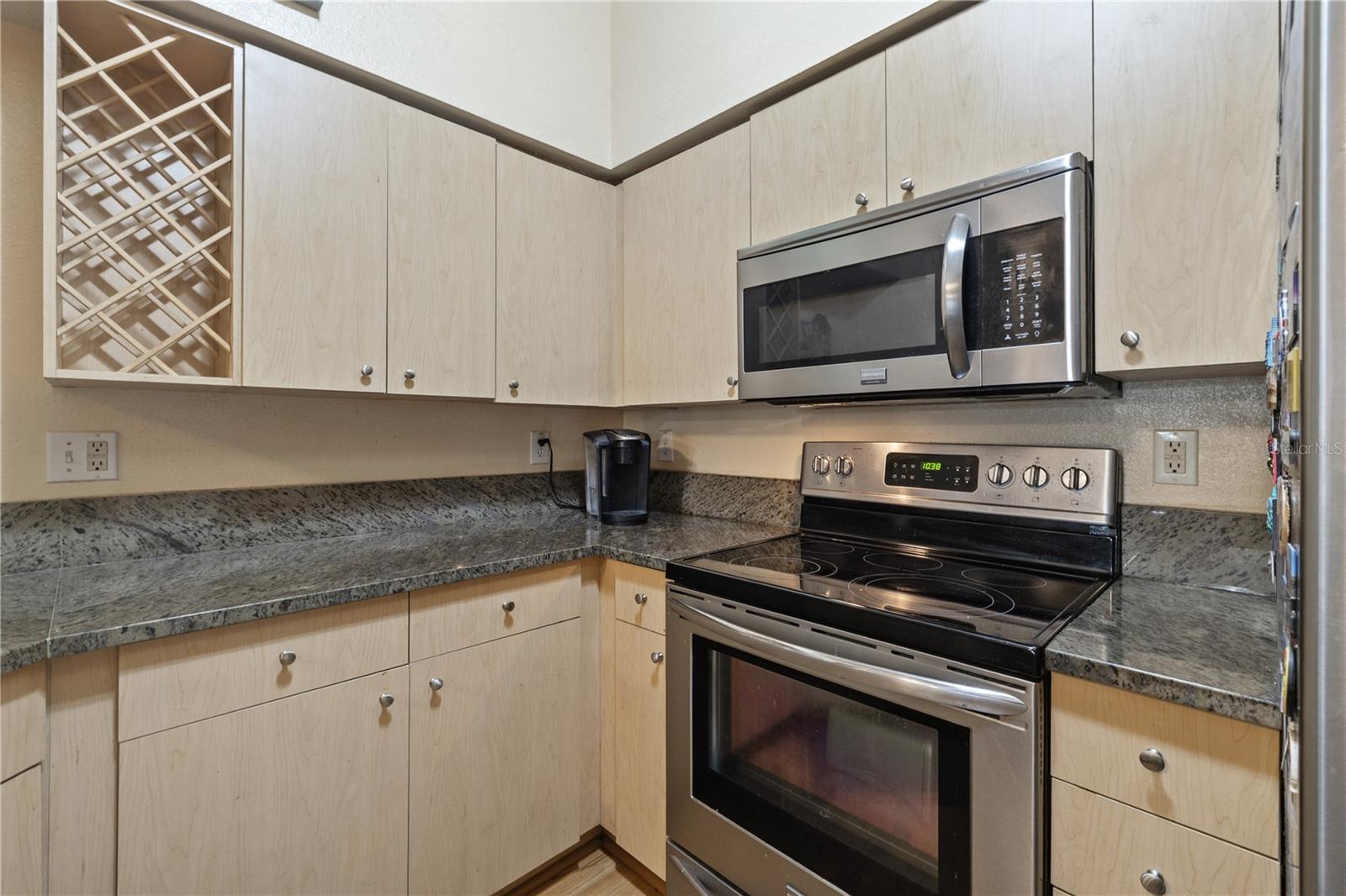 Image 8 of 25 For 100 4th Avenue S 103