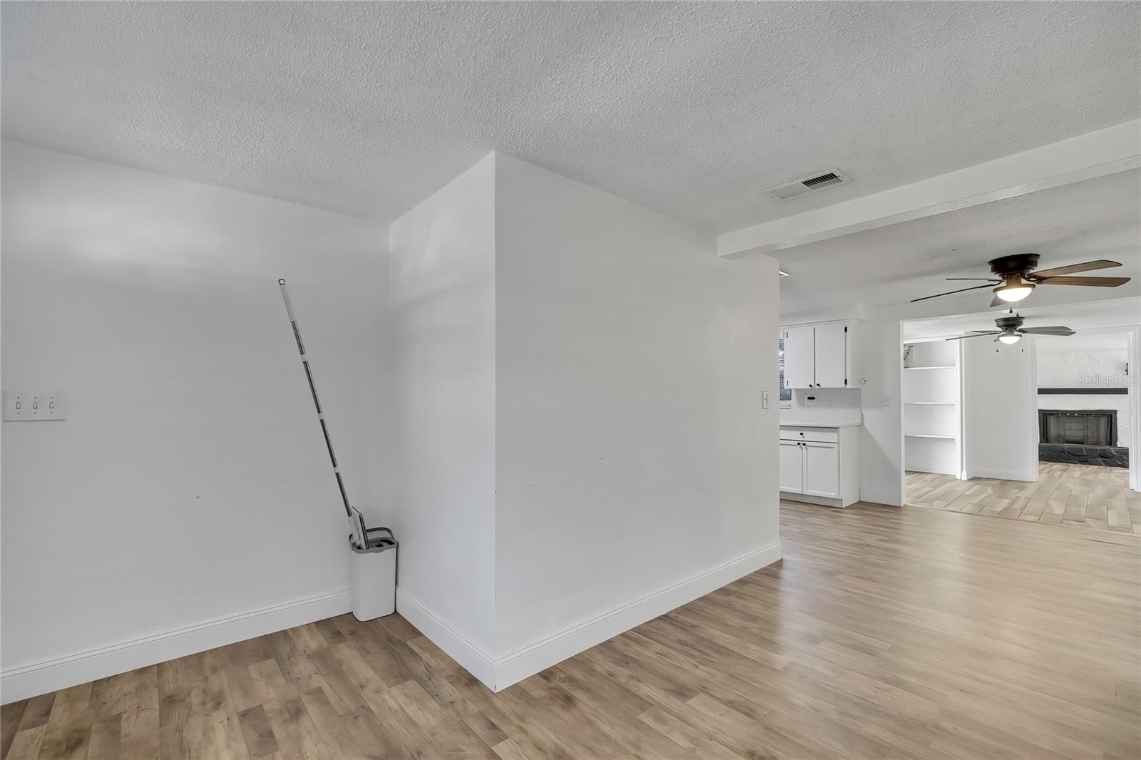 Image 11 of 44 For 1448 Saplin Drive