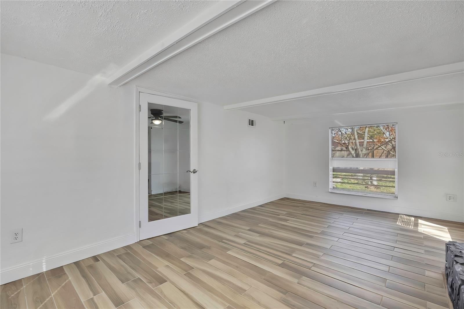 Image 19 of 44 For 1448 Saplin Drive