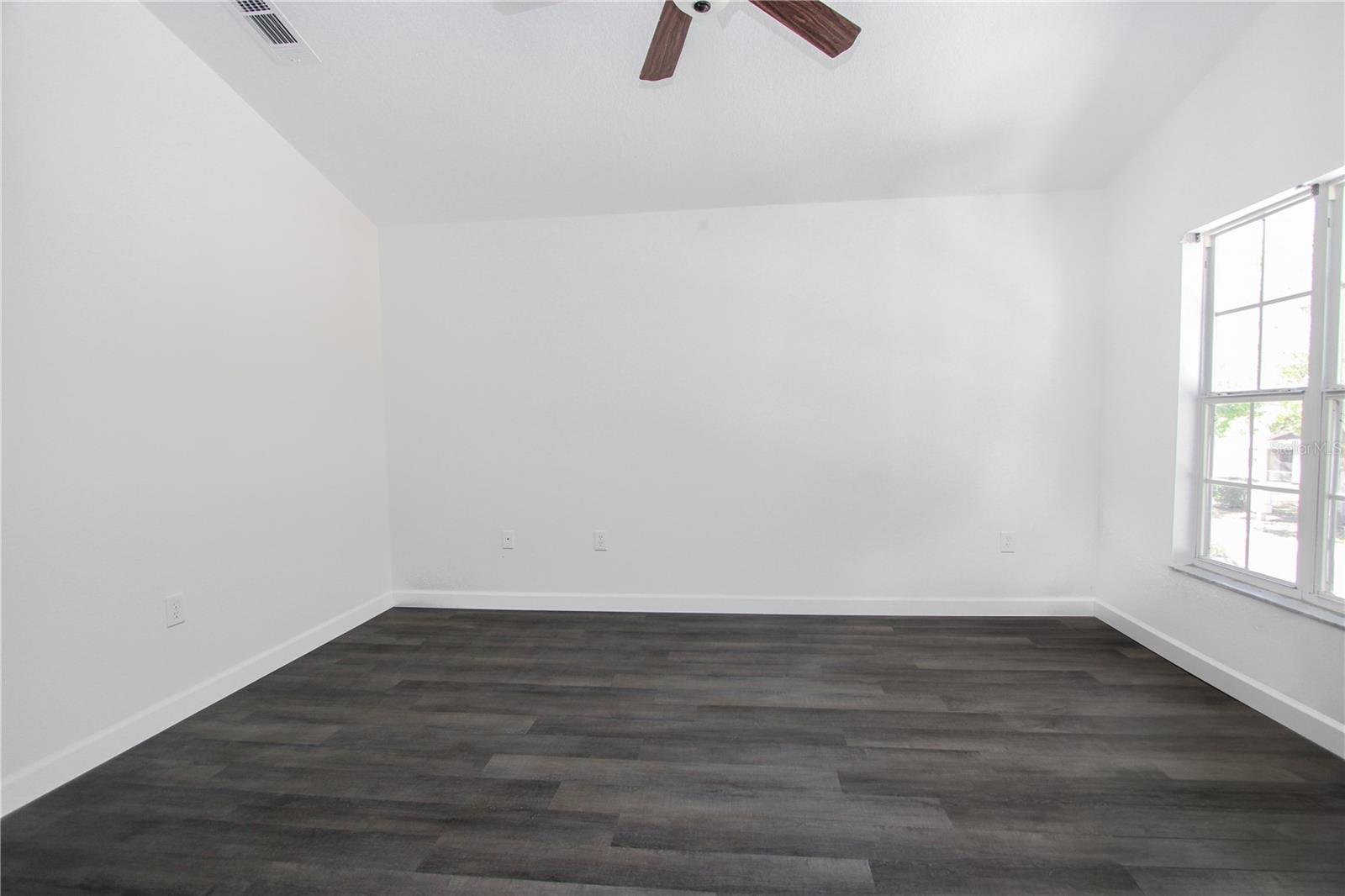 Image 19 of 34 For 6407 Rosefinch Court 104