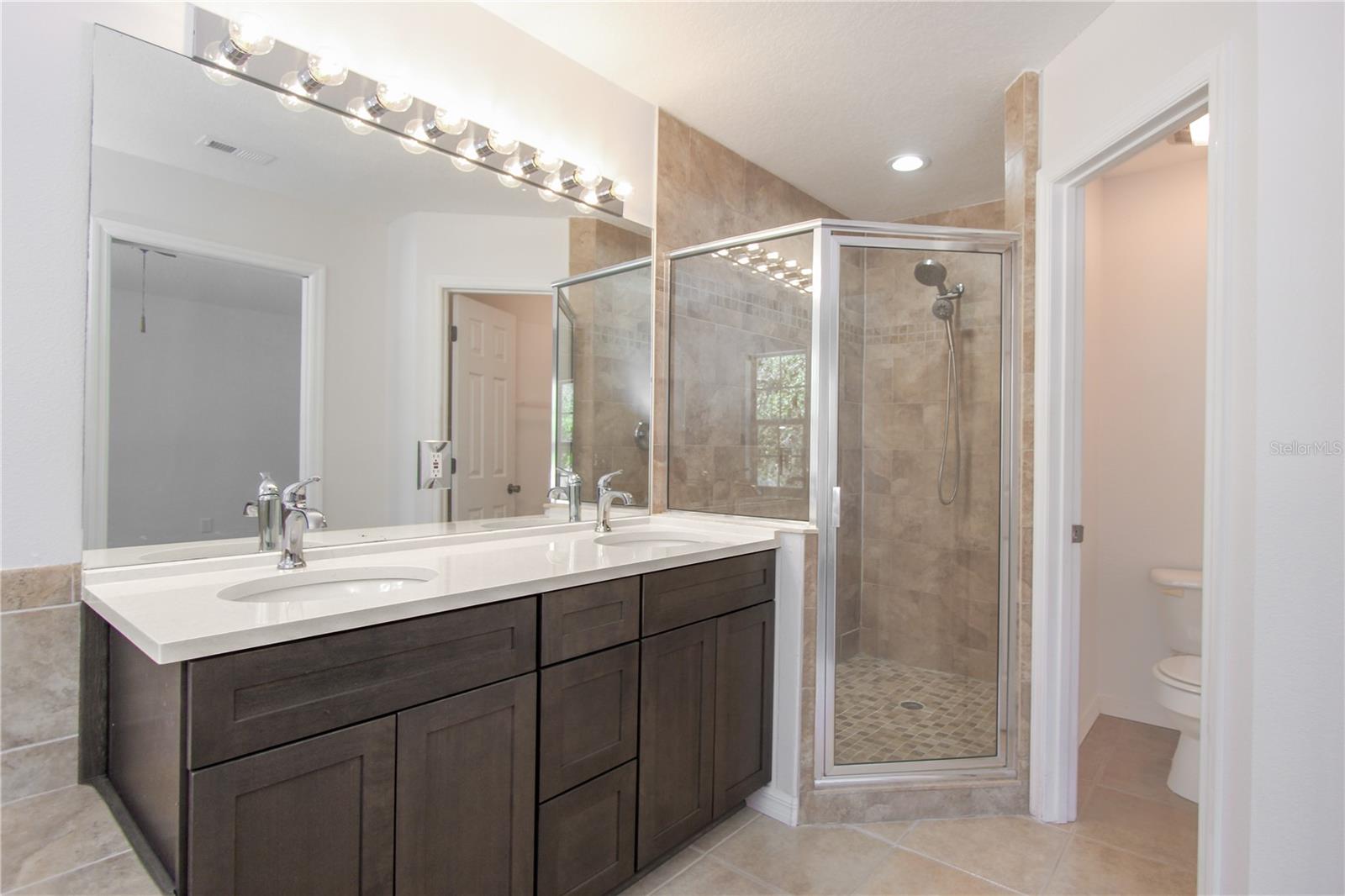 Image 21 of 34 For 6407 Rosefinch Court 104