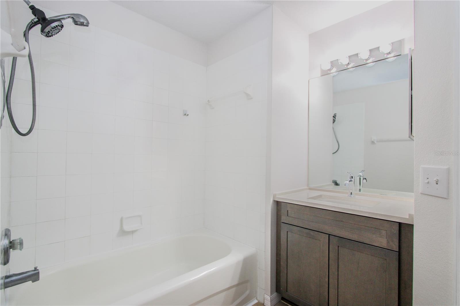 Image 27 of 34 For 6407 Rosefinch Court 104