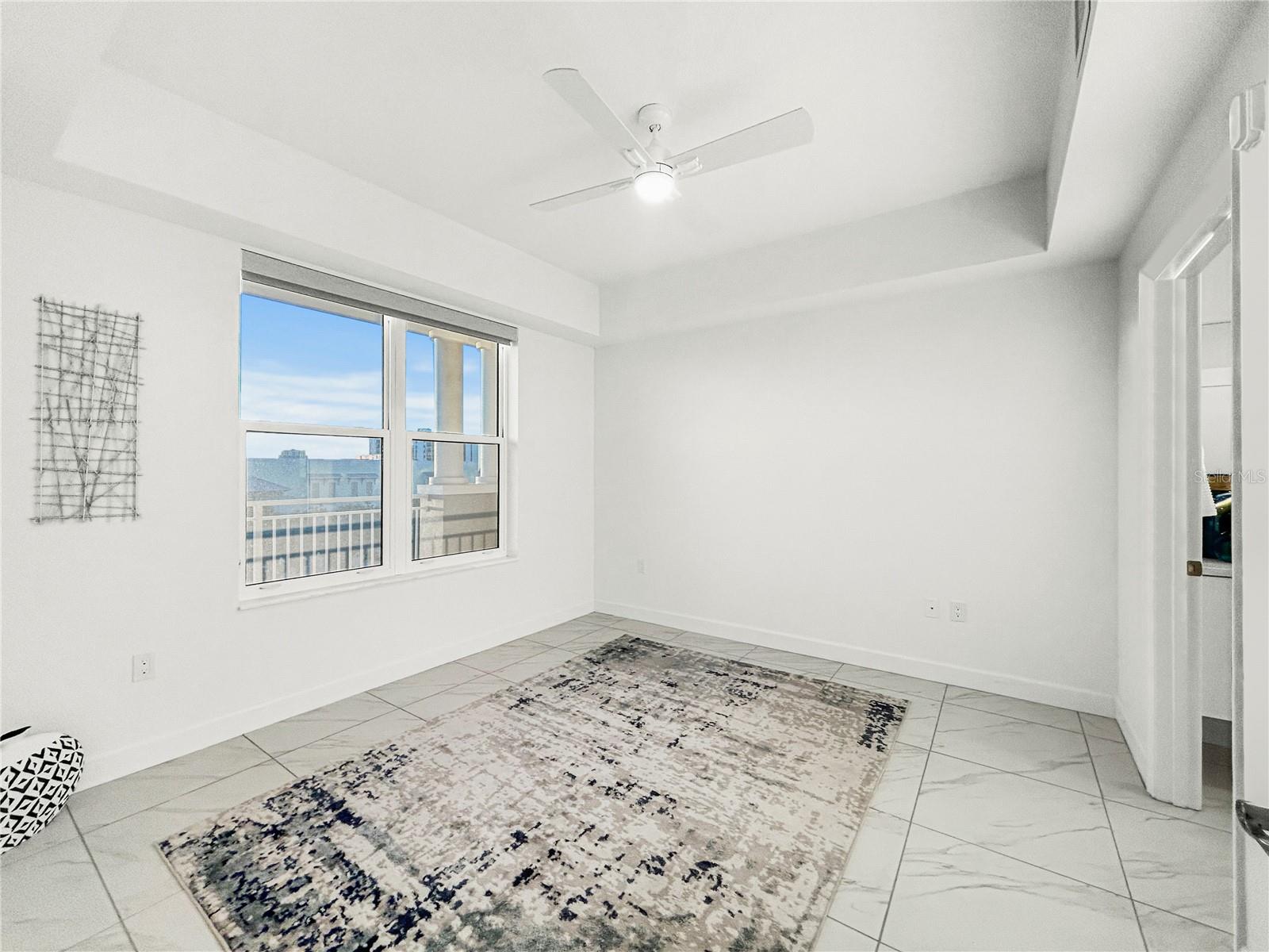 Image 10 of 35 For 125 Island Way 502