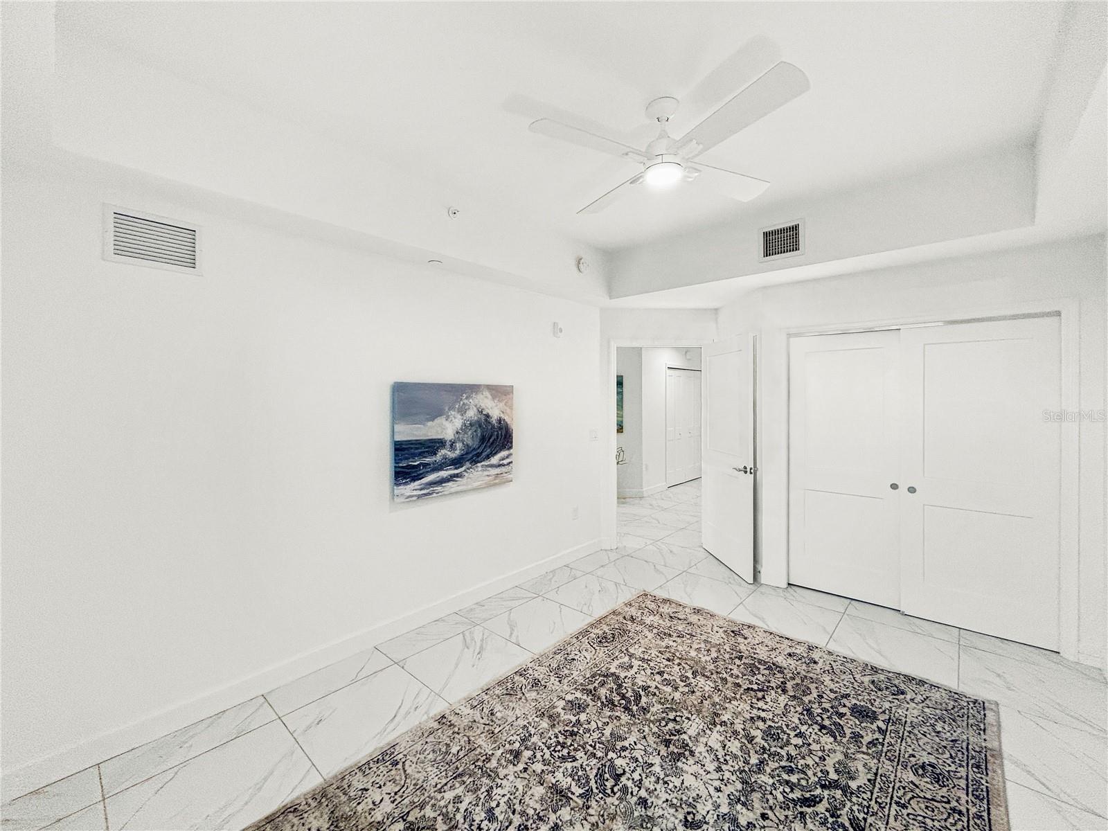 Image 13 of 35 For 125 Island Way 502