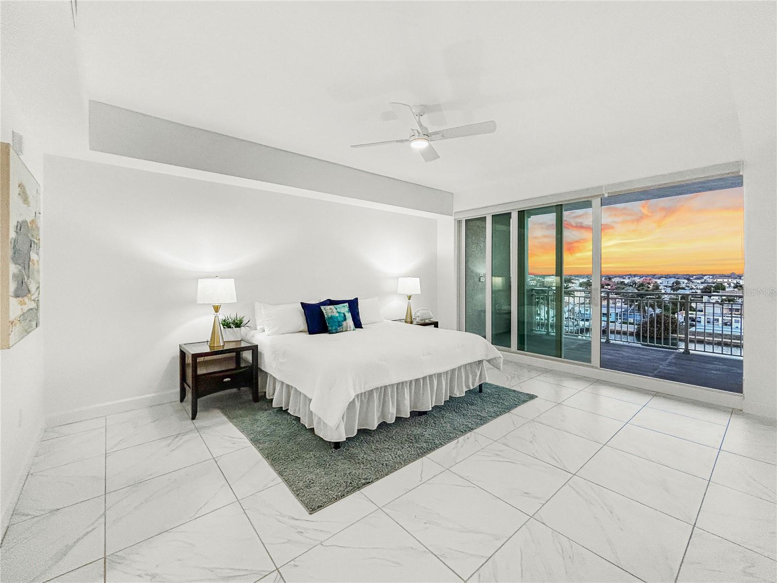 Image 18 of 35 For 125 Island Way 502