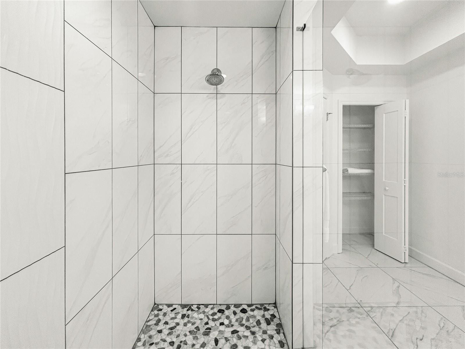 Image 24 of 35 For 125 Island Way 502