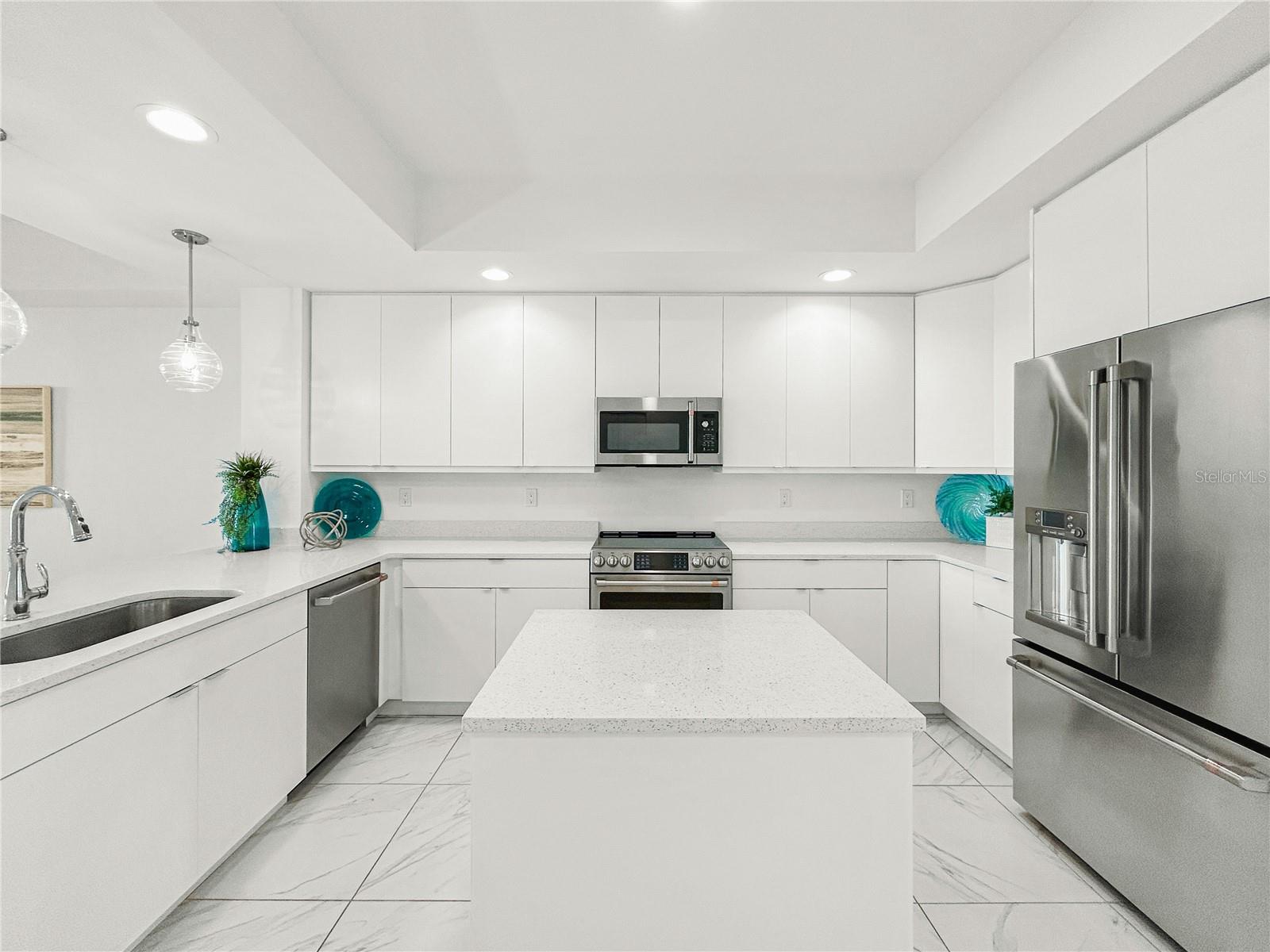 Image 5 of 35 For 125 Island Way 502