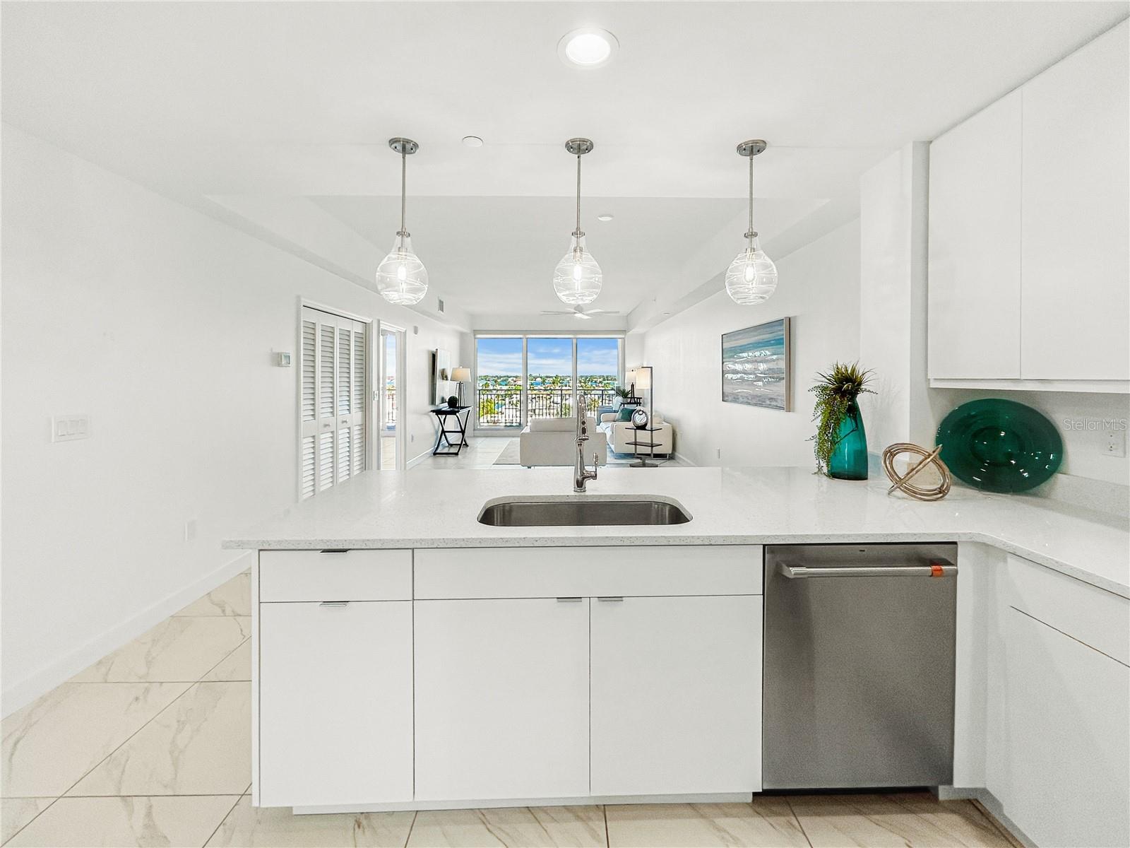 Image 8 of 35 For 125 Island Way 502