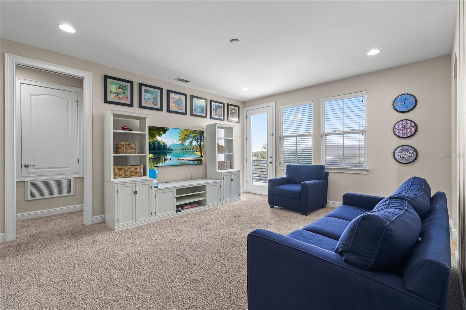 Image 34 of 62 For 14201 Corrigan Avenue