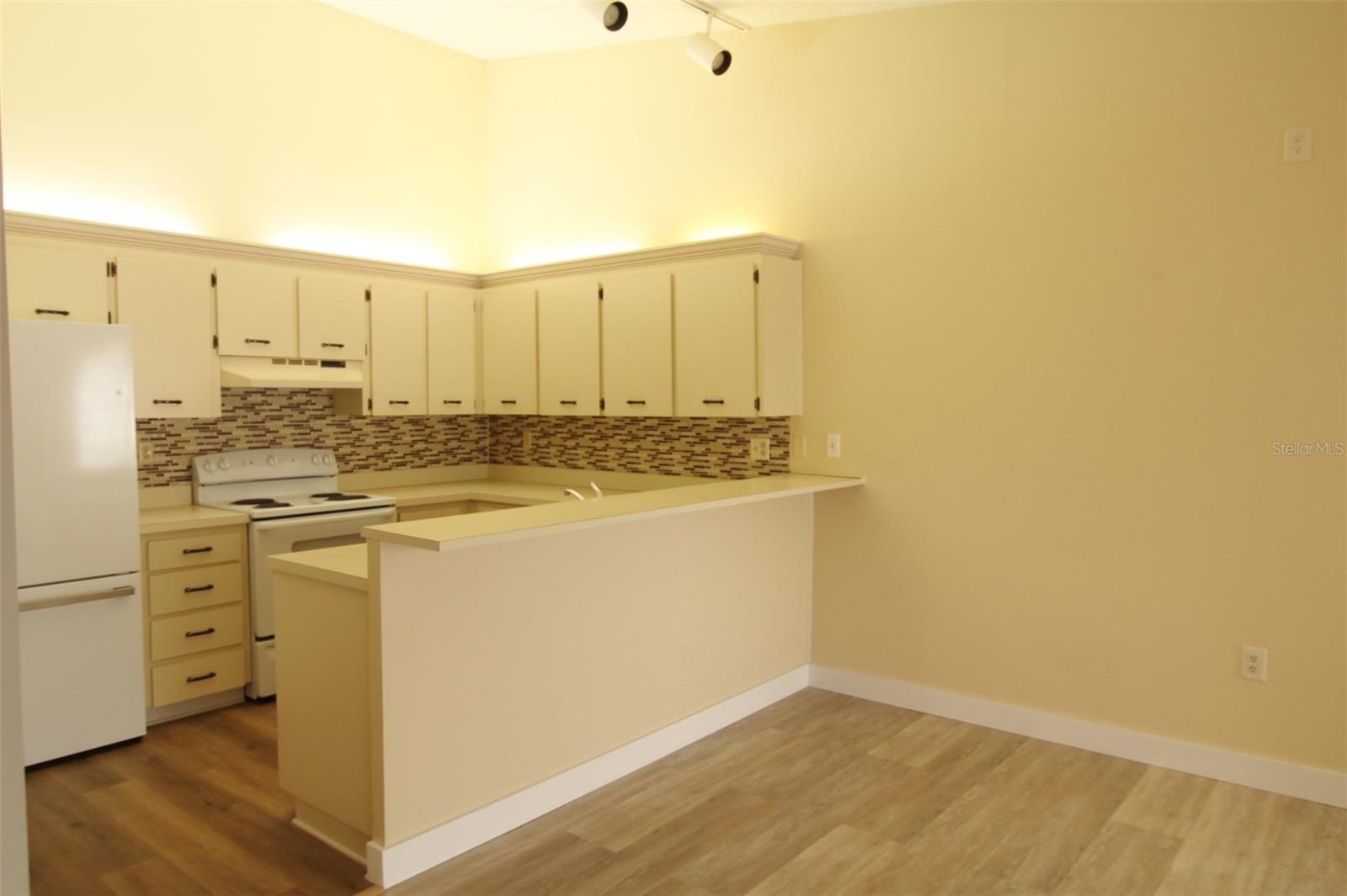 Image 13 of 25 For 3400 Crystal Court W O