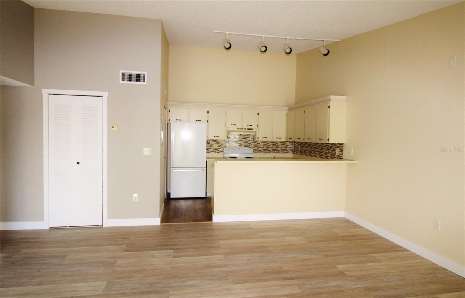 Image 15 of 25 For 3400 Crystal Court W O