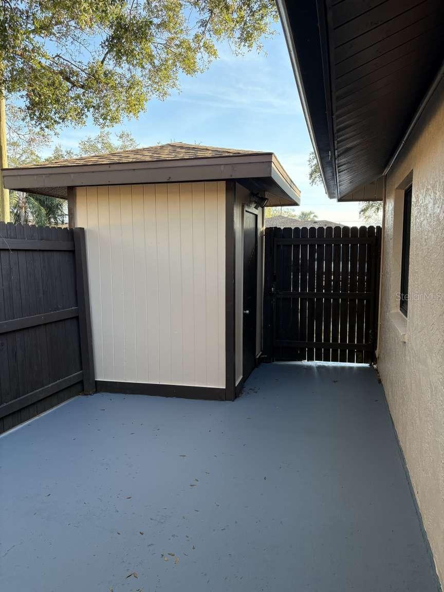 Listing photo id 14 for 8480 60th Street N 801