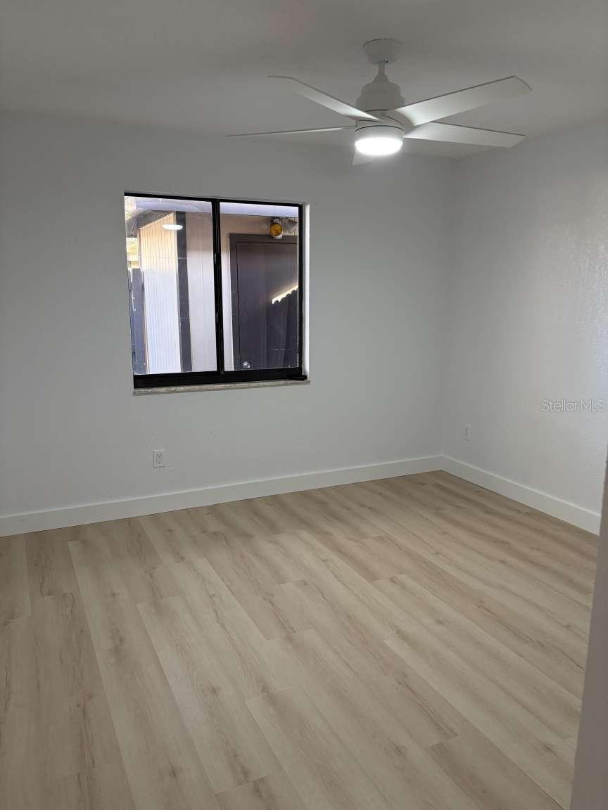 Listing photo id 7 for 8480 60th Street N 801