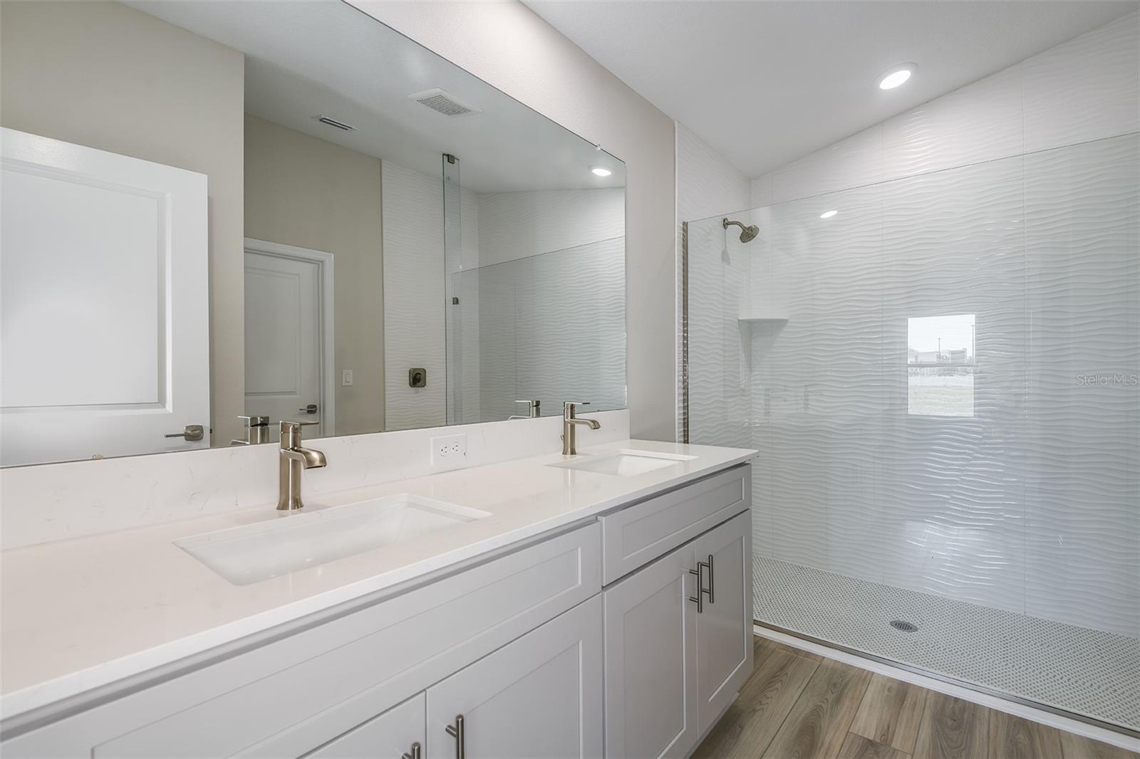 Image 5 of 28 For 6168 Sw 96th Place