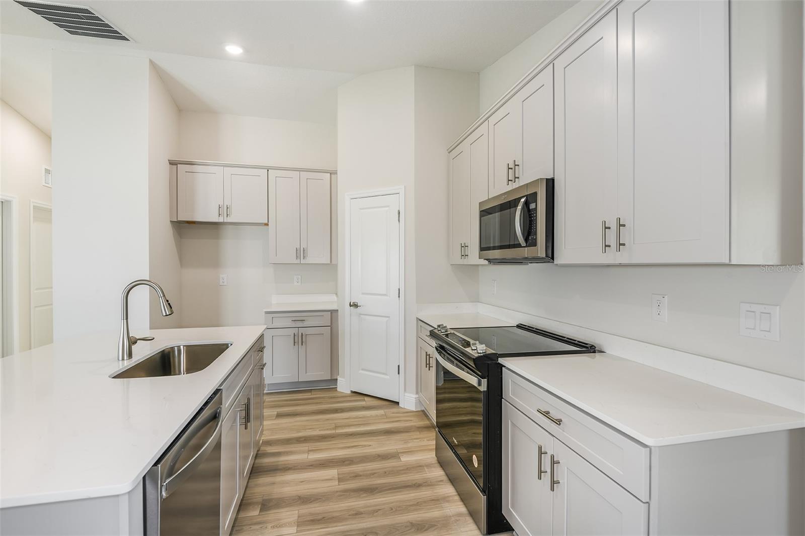 Image 7 of 28 For 6168 Sw 96th Place