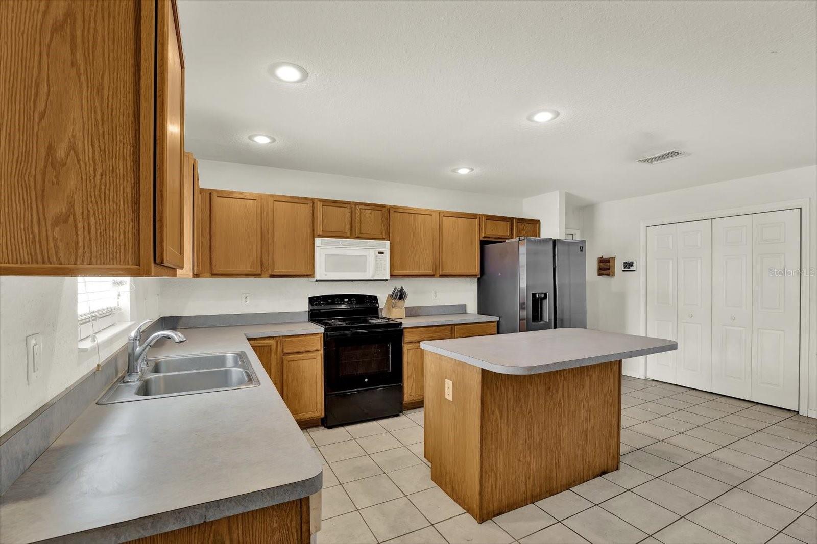 Image 12 of 53 For 8240 Neda Street