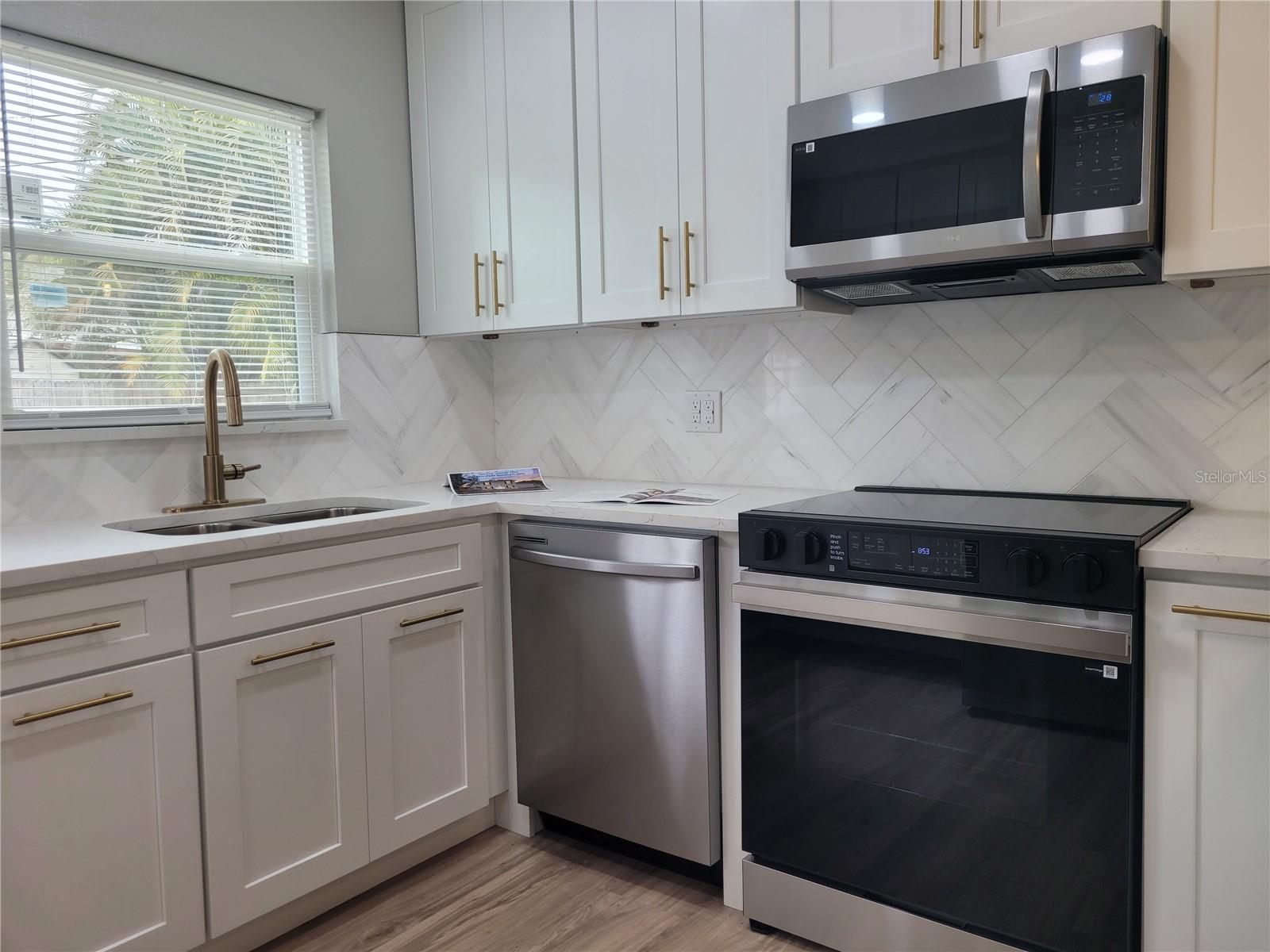 Image 10 of 25 For 8244 125th Street