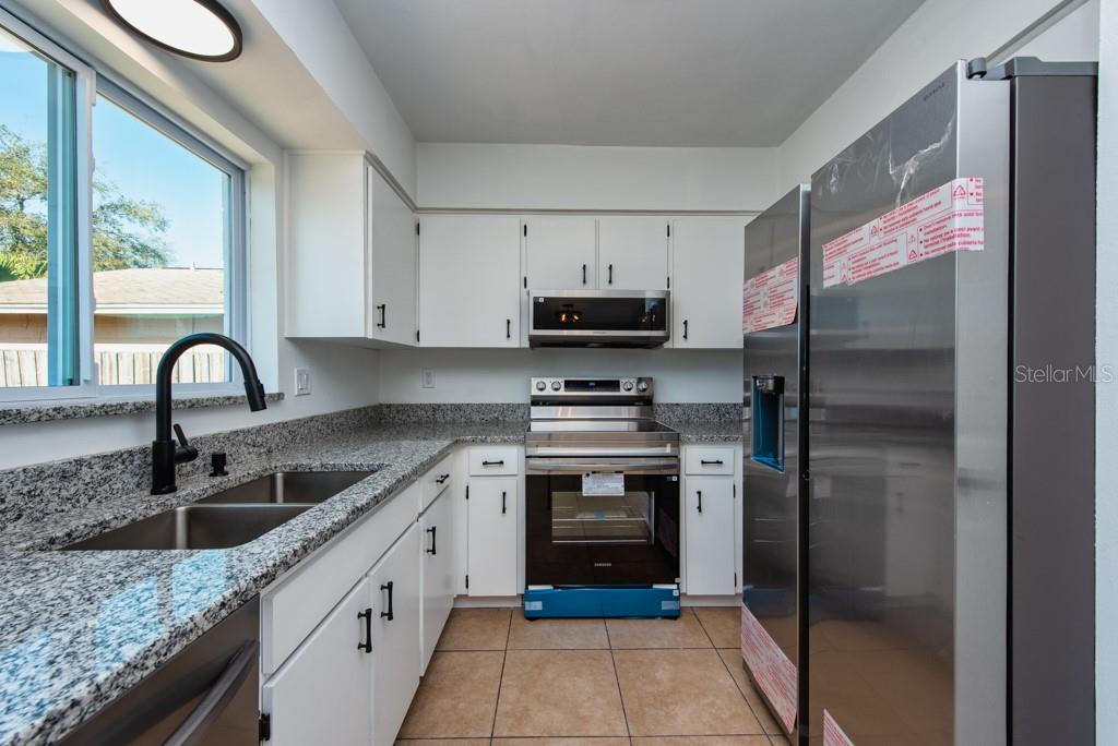 Image 10 of 37 For 4708 Cypress Ridge Place