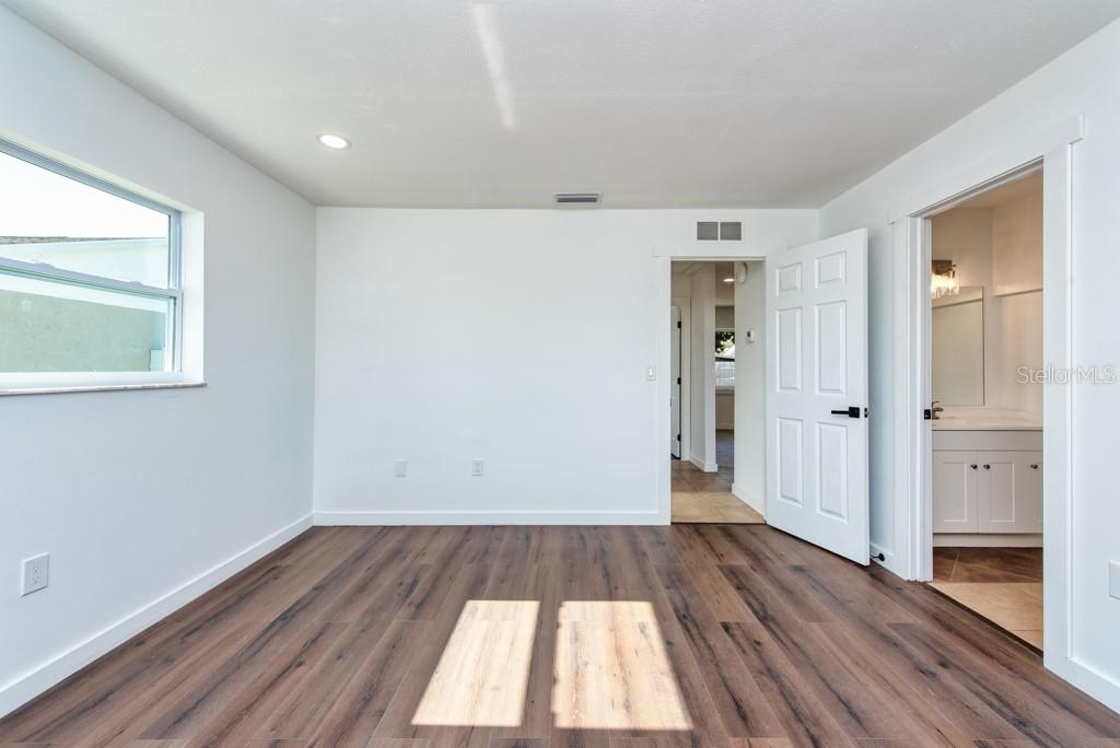 Image 14 of 37 For 4708 Cypress Ridge Place