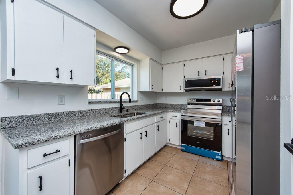 Image 9 of 37 For 4708 Cypress Ridge Place