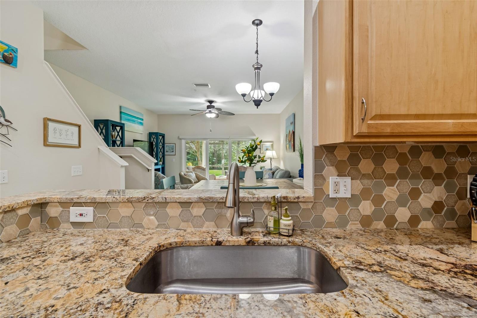 Image 18 of 87 For 11133 Kapok Grand Circle