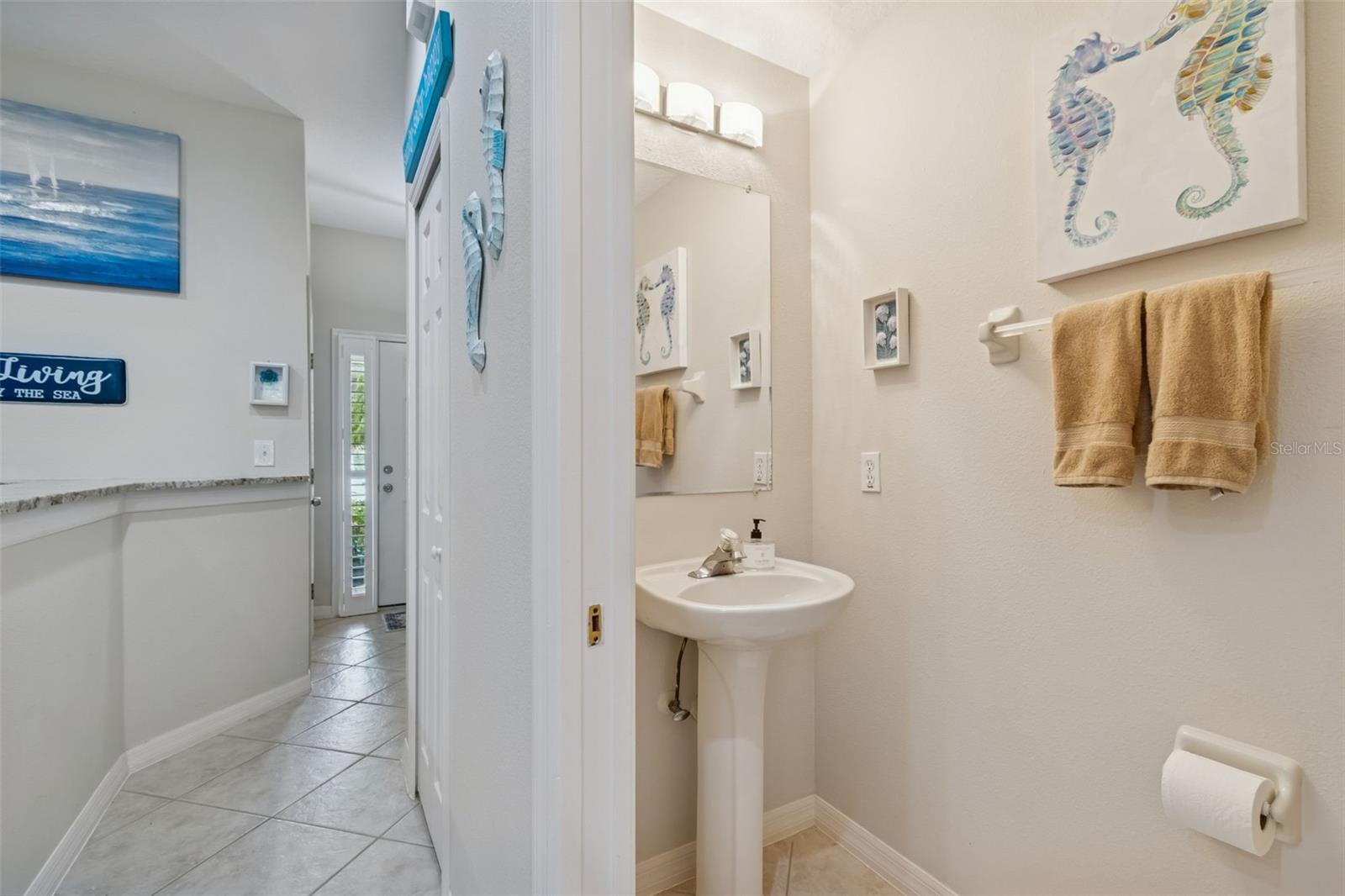 Image 22 of 87 For 11133 Kapok Grand Circle